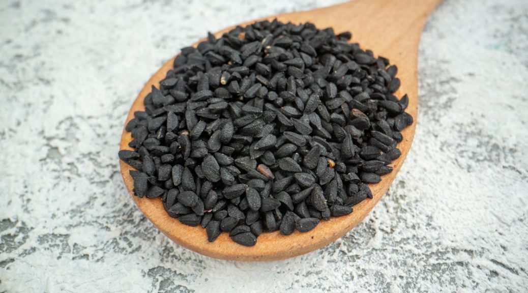 Satu senduk habbatus sauda.